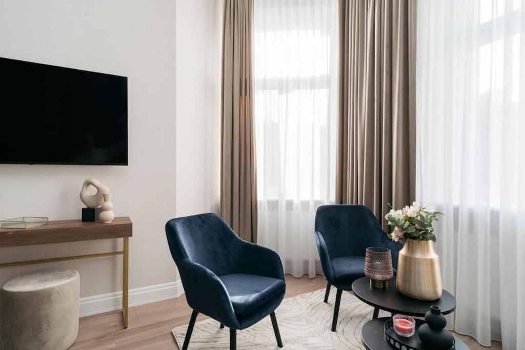 Deluxe Two-bedroom With Old Town View Apartment *