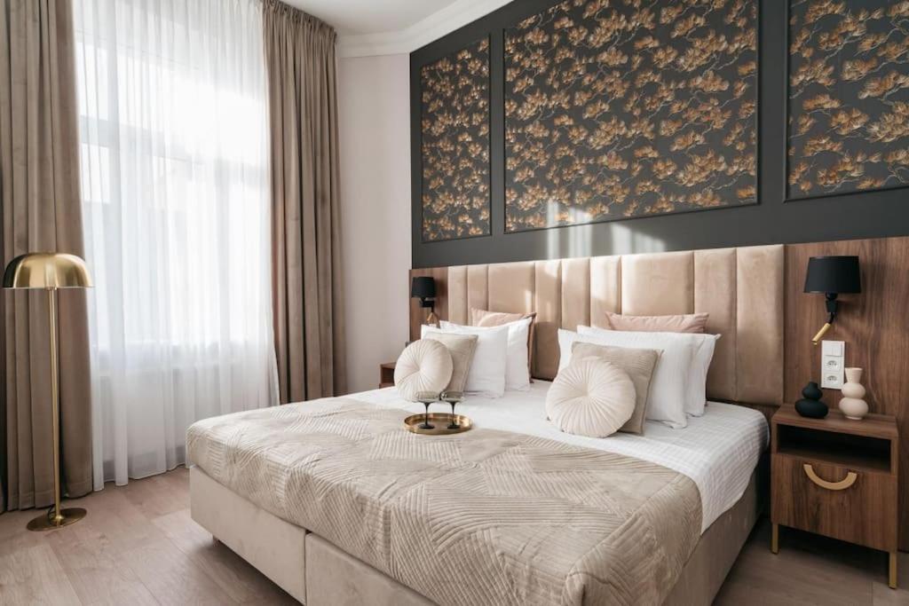 Apartment Deluxe Two-bedroom With Old Town View *