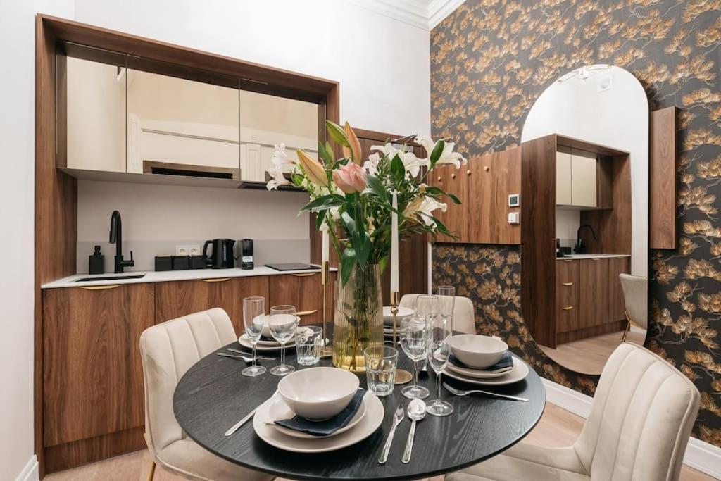 Deluxe Two-bedroom With Old Town View Krakow