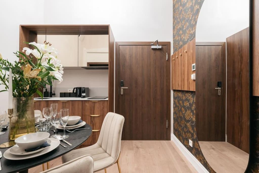 Deluxe Two-bedroom With Old Town View * Krakau